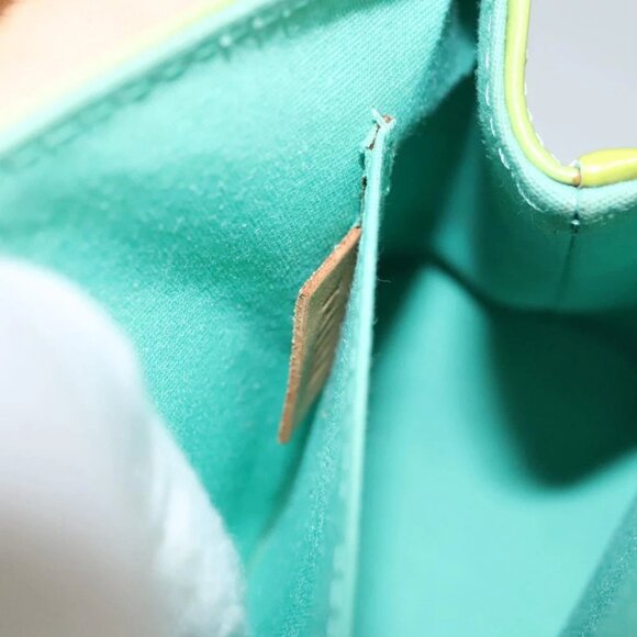 LOUIS VUITTON Vernis Biscayne Bay PM Shoulder Bag Peppermint - Picture 14 of 16